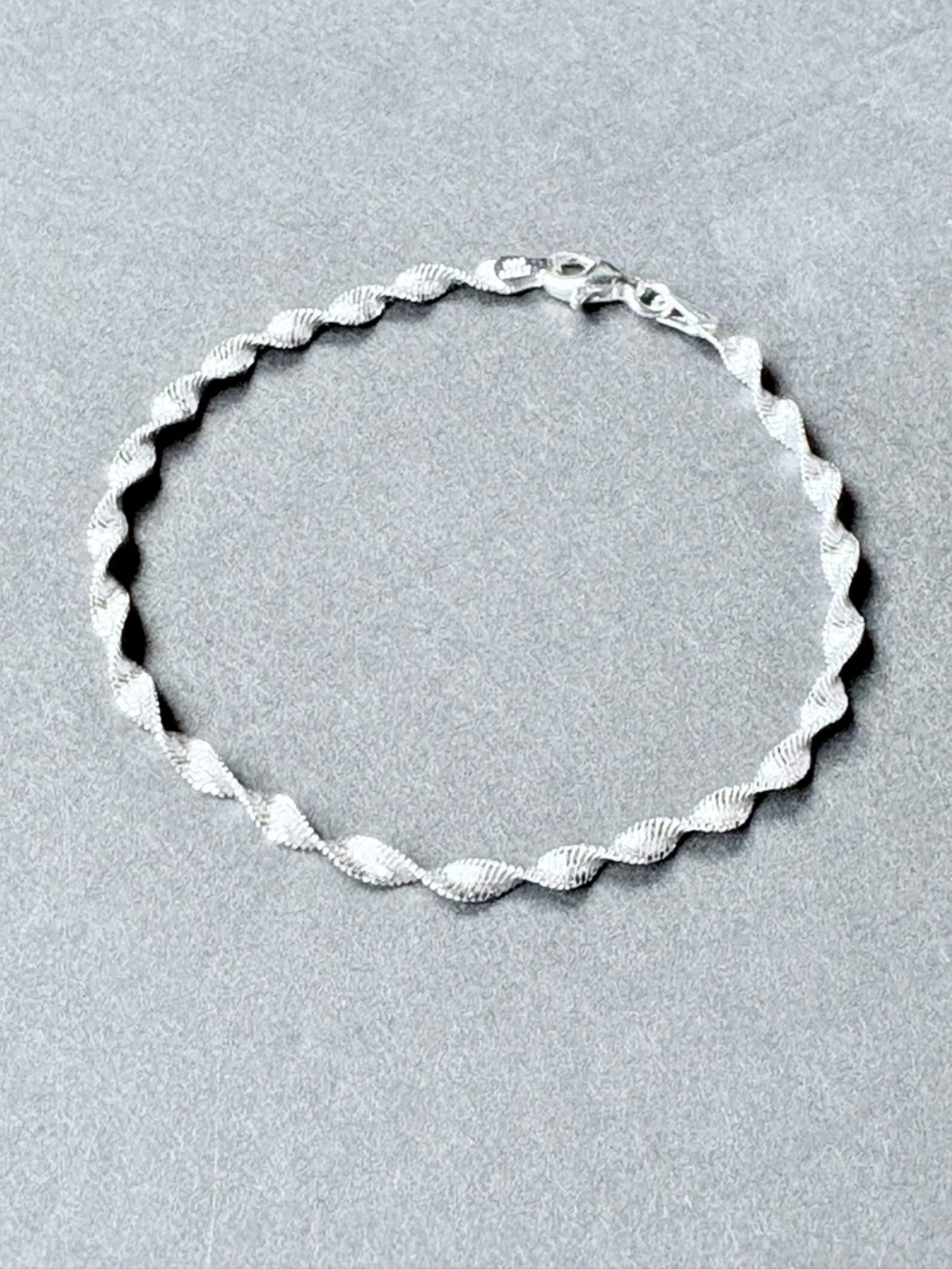 Italian 925 Sterling Silver Twisted Herringbone Bracelet 7"- BRAND NEW